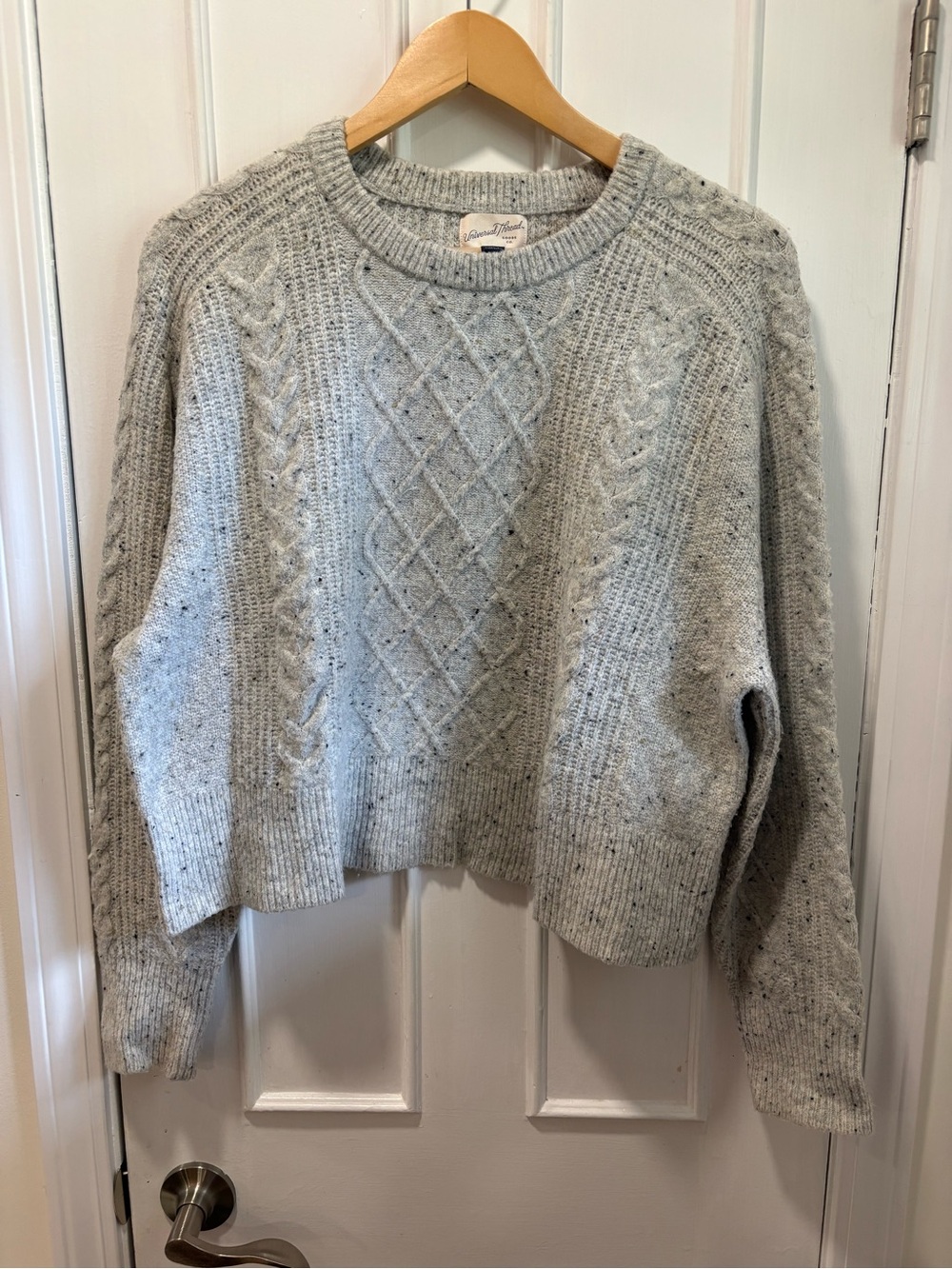 Universal Thread Light Gray Cable Crewneck Sweater